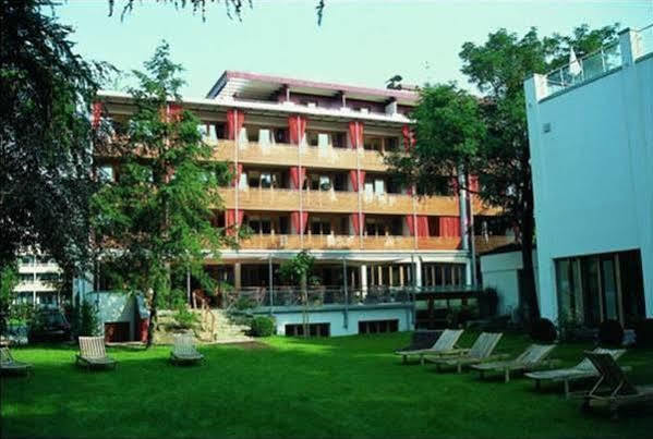 Bio Thermalhotel Falkenhof บาดฟึสซิง ภายนอก รูปภาพ